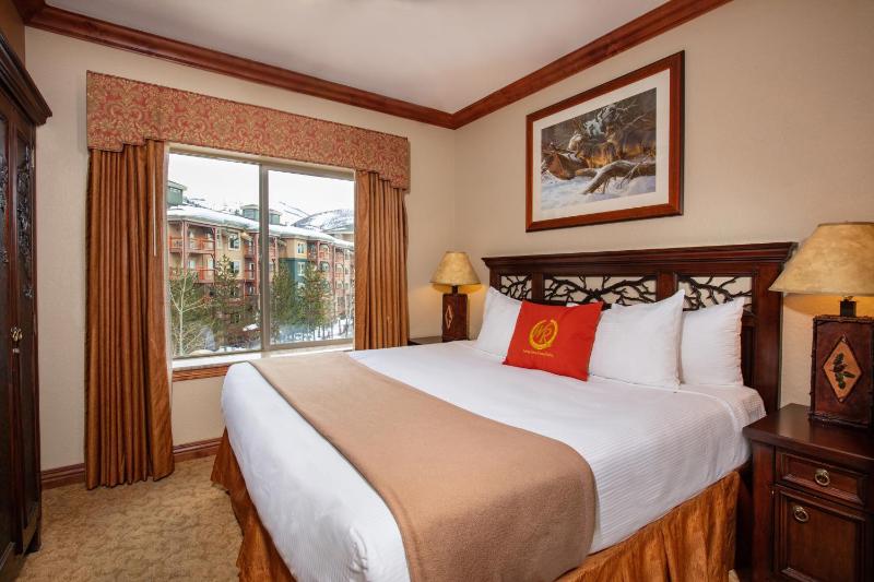 Luxury Suite image 4