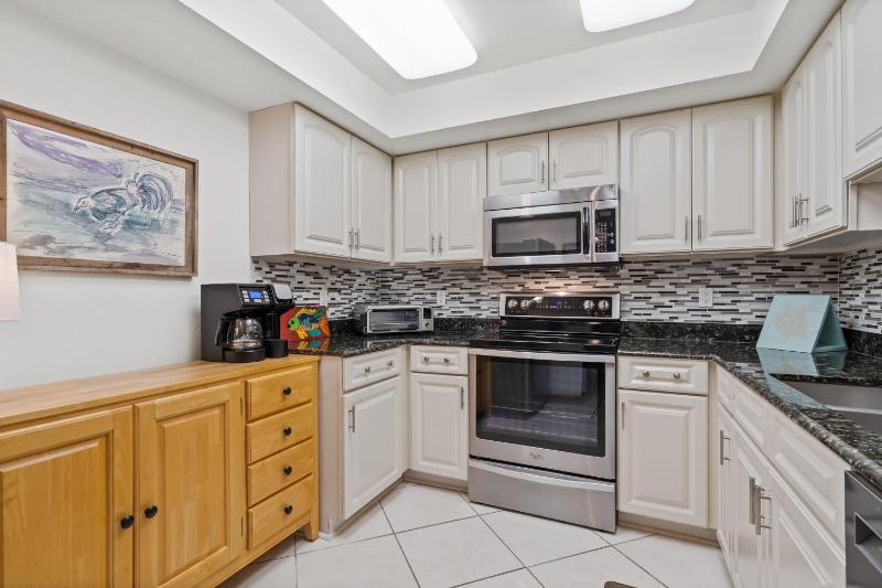 Regency Towers Unit 102W - image 30