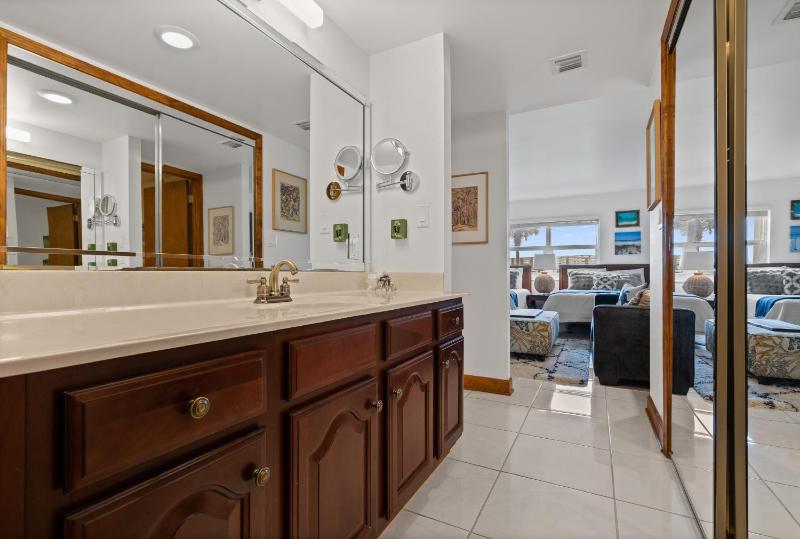 Regency Towers Unit 102W - image 10