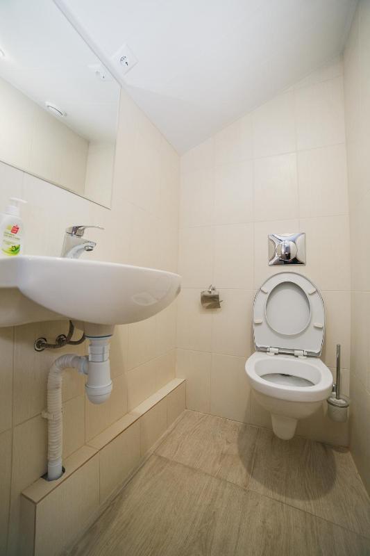 Single Bed in Dormitory Room image 2