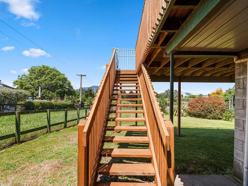 Central Riverside Retreat - Taupo Holiday Home - image 17