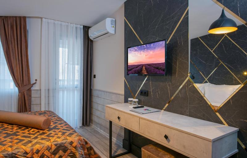Cozy Room image 3