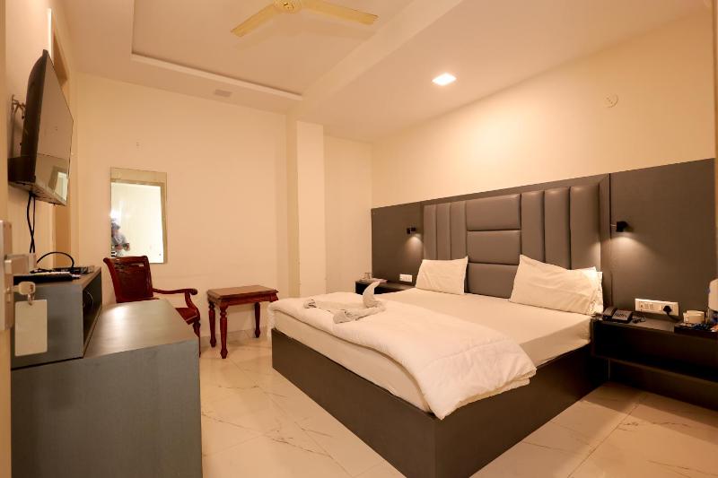 Hotel Palace inn Agra - image 1