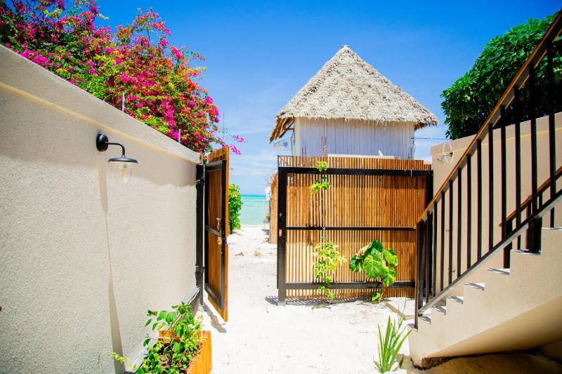 Pamoja Beach Stays Hotel in Jambiani - image 9