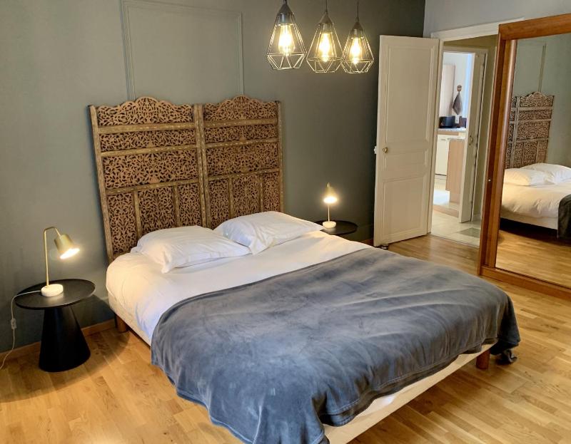 One-Bedroom Apartment image 1