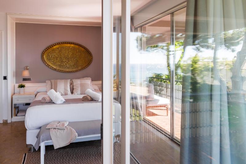 Luxurious Villa La Paz: Beach Port Aventura Golf - image 12