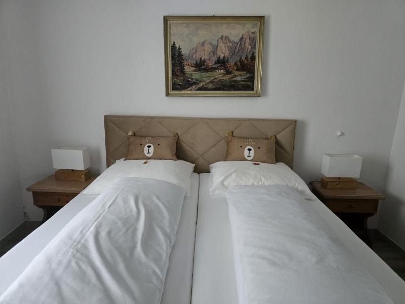 Double Room image 4