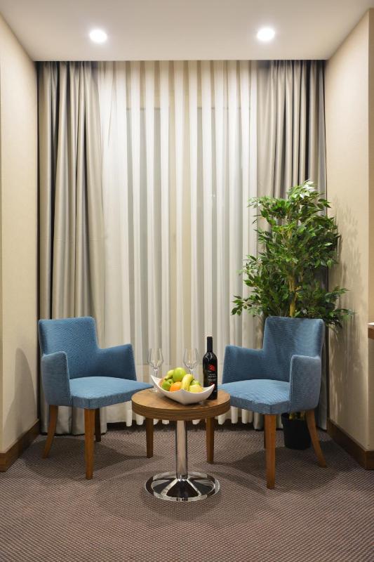 Junior Suite image 2