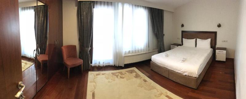 Three-Bedroom Apartment image 4