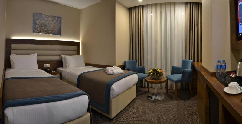 Standard Double Room image 1