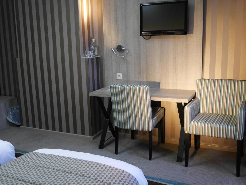 Double Room image 2
