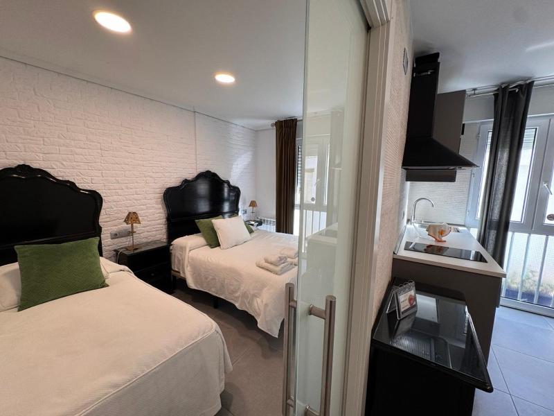 One-Bedroom Apartment (4 Adults) image 3