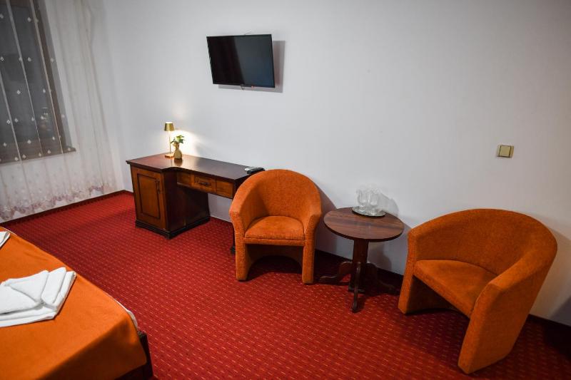 Twin Room image 1