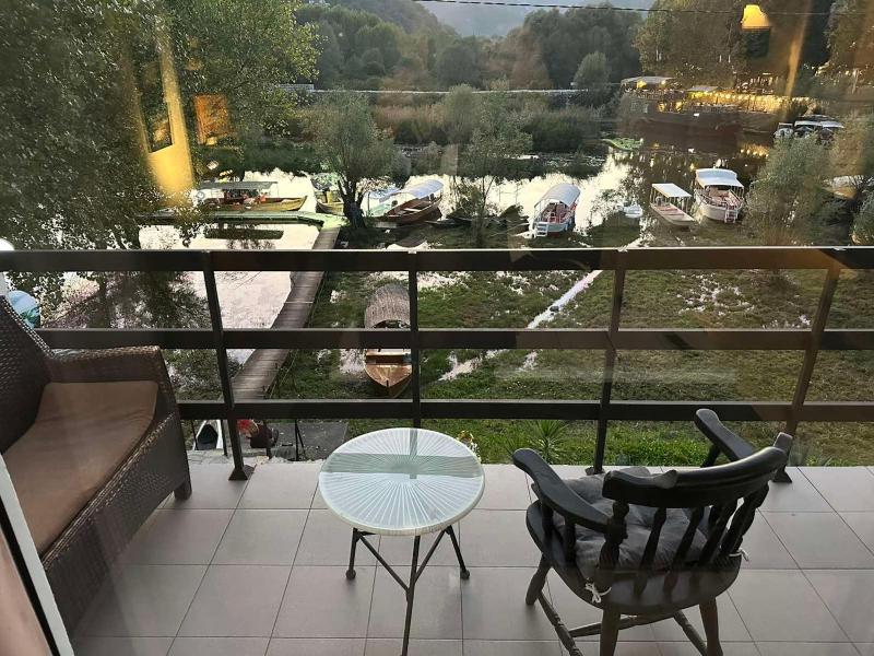 Apartment with Lake View image 4