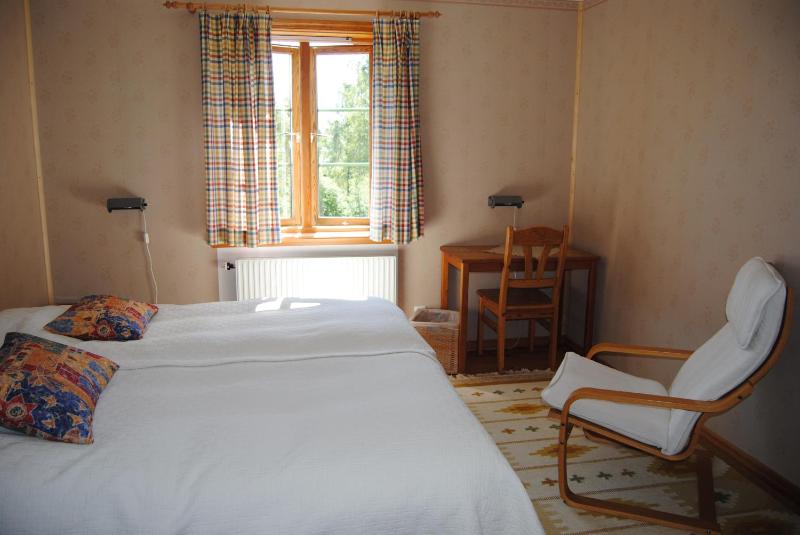 Double Room with Shared Toilet image 1