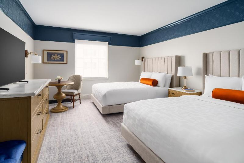 Standard Double Room with Two Double Beds image 4