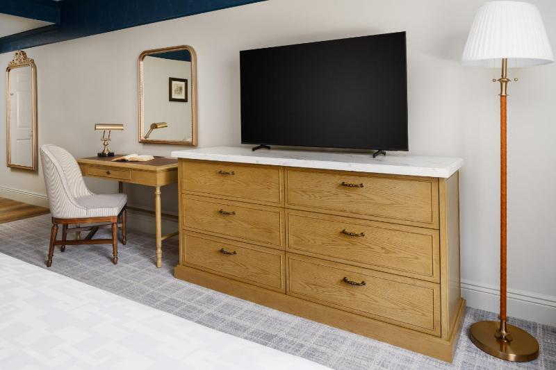 Standard Double Room with Two Double Beds image 3