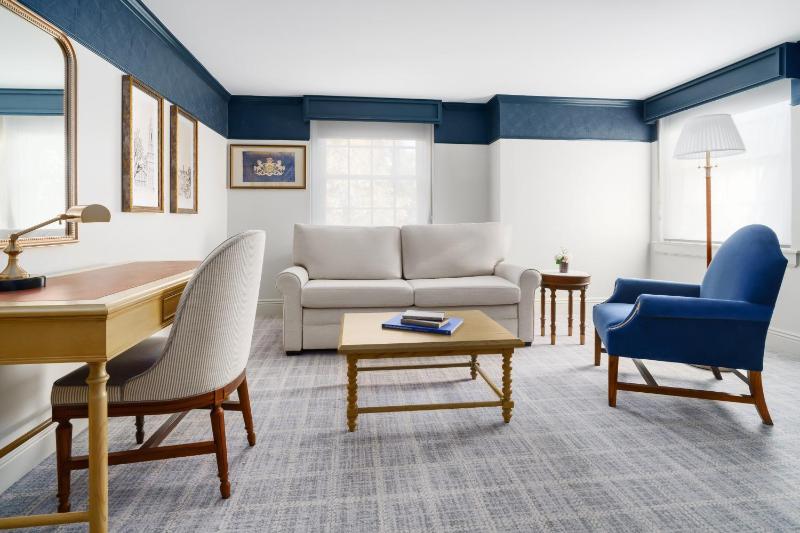 Junior Suite image 2