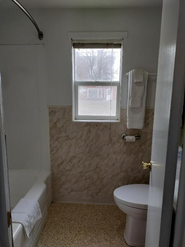 Standard Queen Room image 2