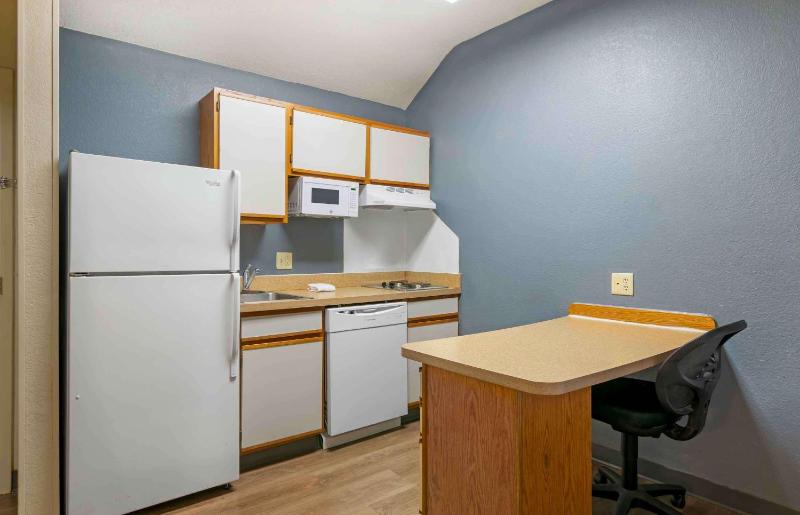 One Bedroom Suite with 1 Queen Bed - Non-Smoking image 3