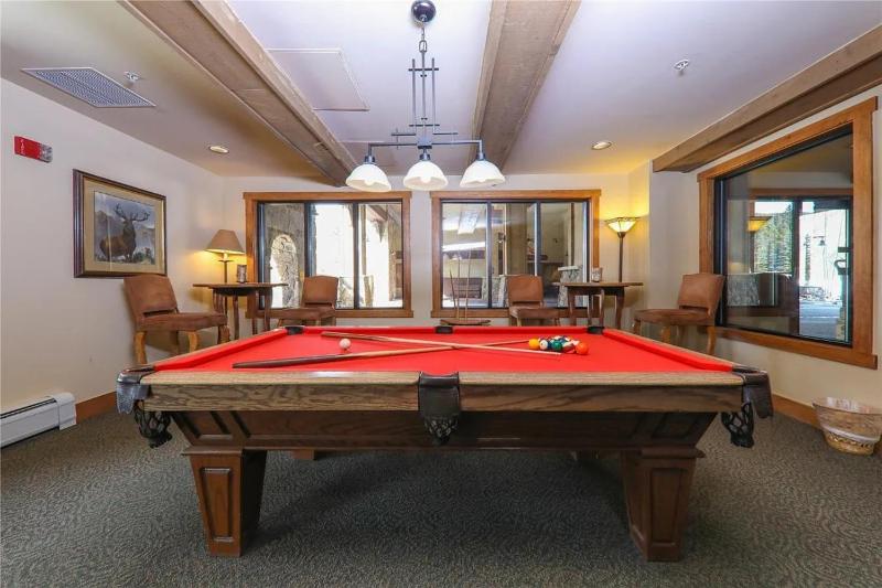 One-Bedroom Apartment image 2