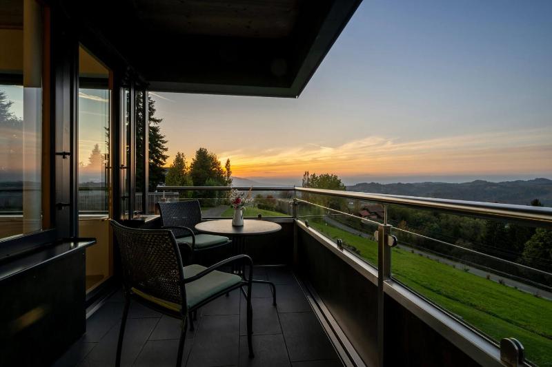 Suite with Panoramic View and Balcony  image 2