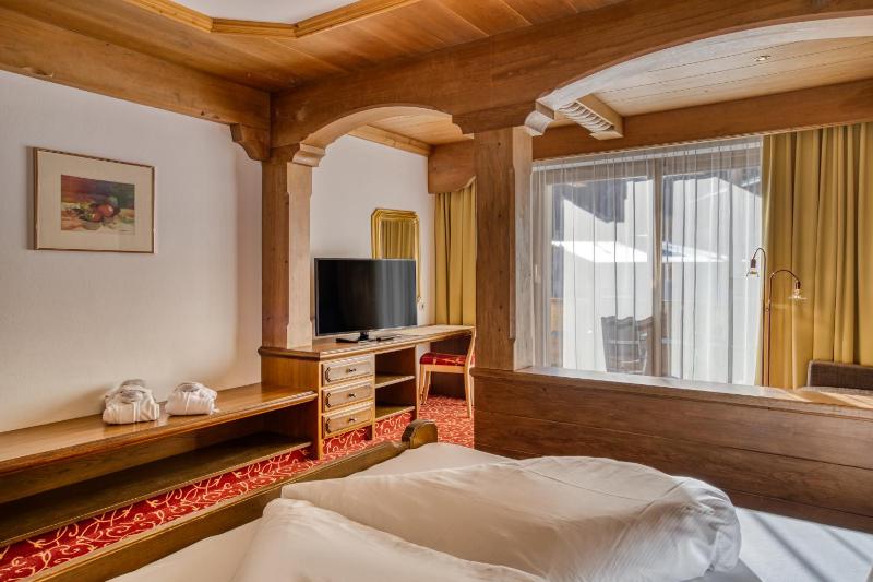 Classic Double Room image 1