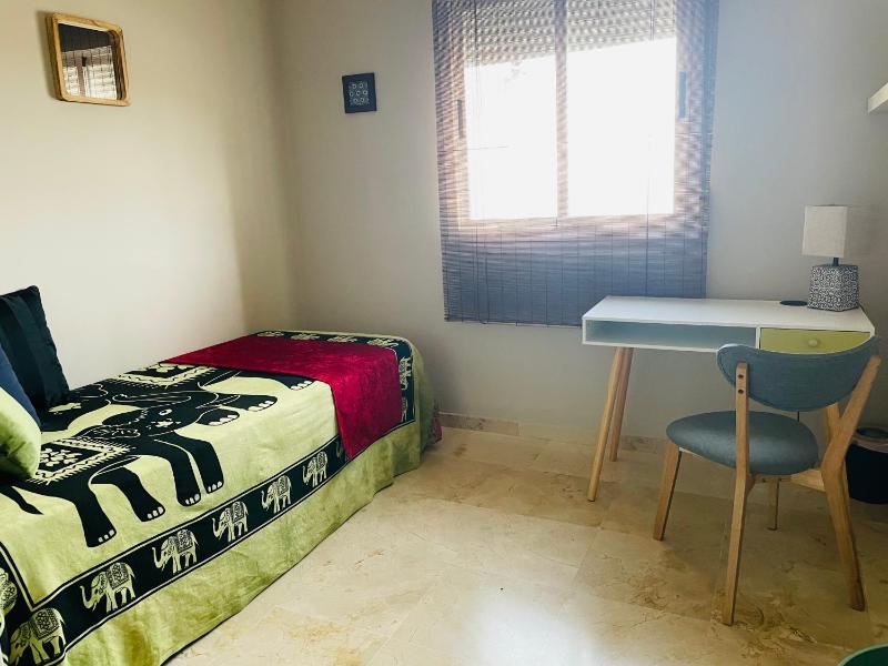 Deluxe Double Room with Extra Bed image 3