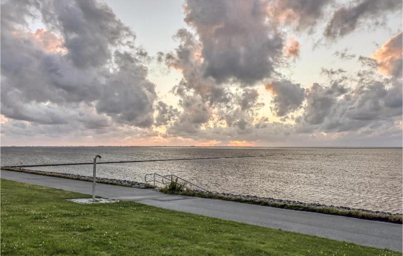1 Bedroom Cozy Apartment In Nordstrand - image 2