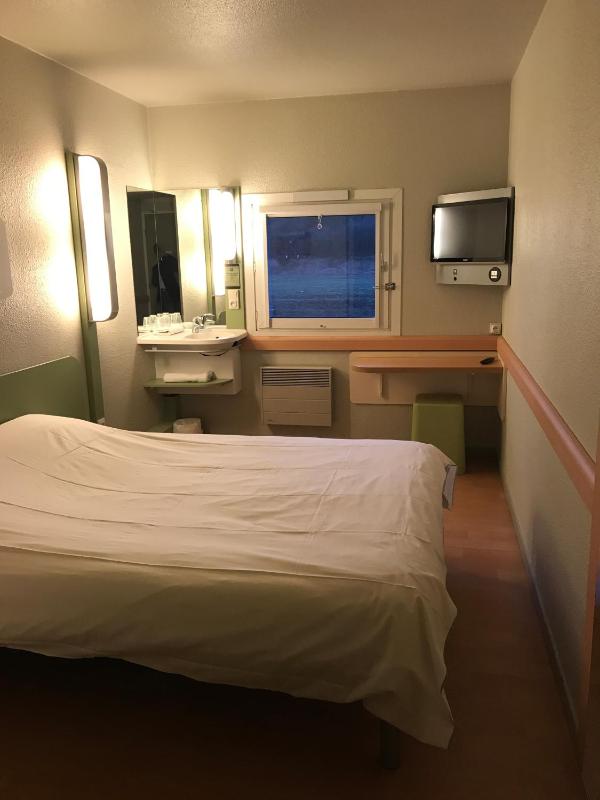 Double Room image 1