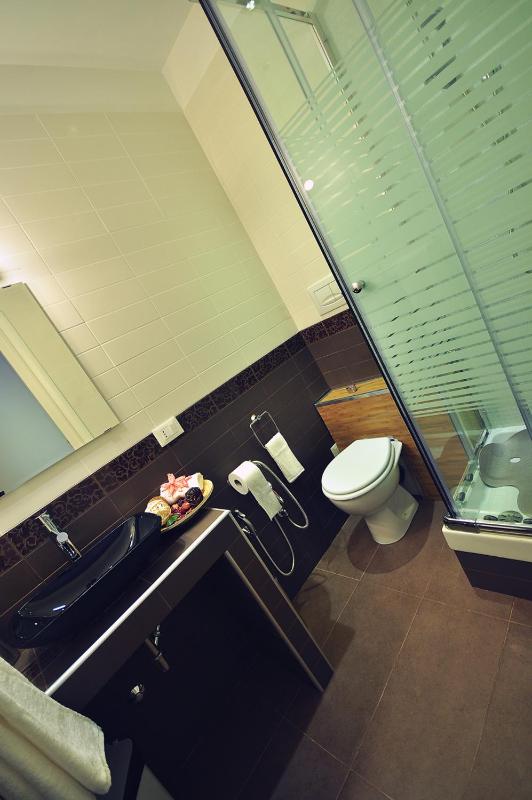 Single Room image 2