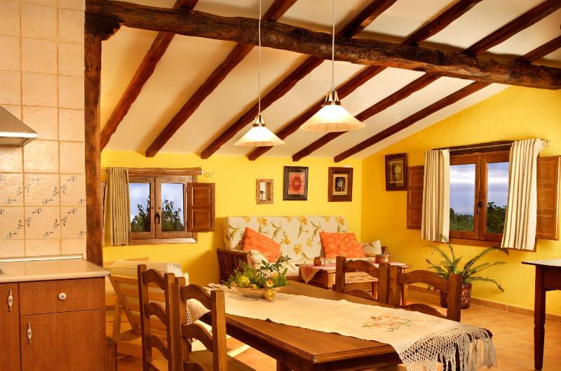 Two-Bedroom Apartment (4-6 Adults) image 4