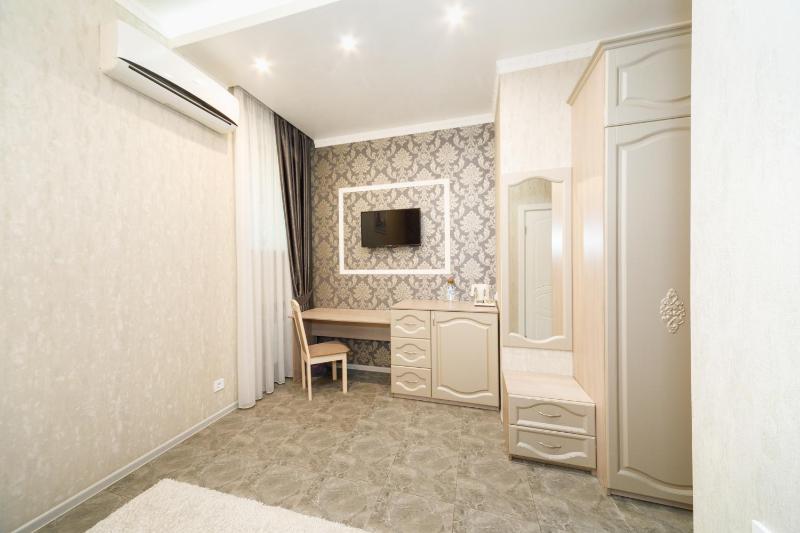 Deluxe Double Room with Shower image 2