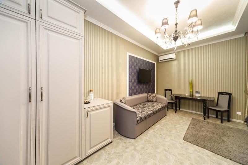 King Suite image 2