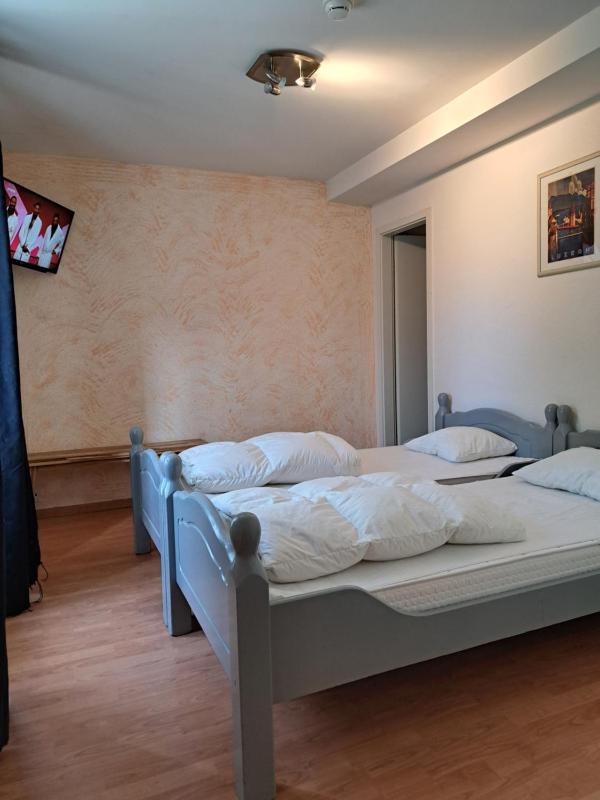 Budget Double Room image 3