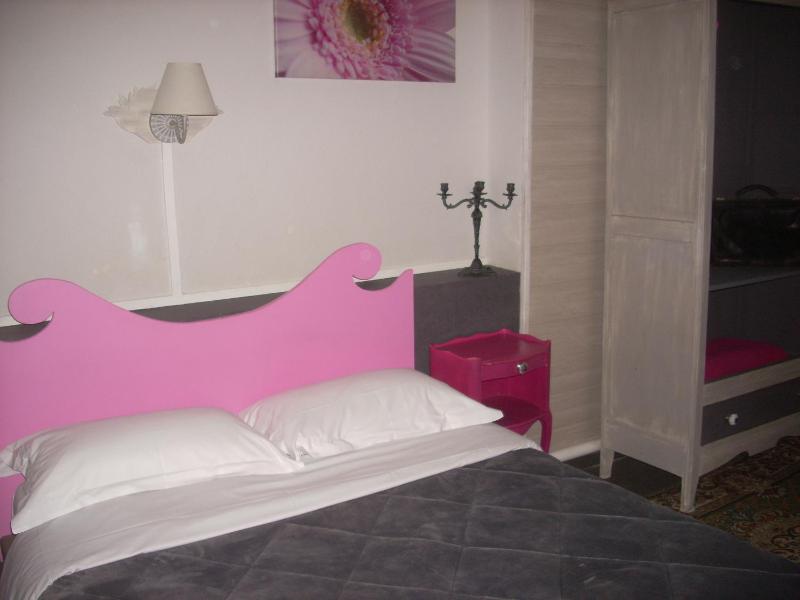 Standard Double Room image 2