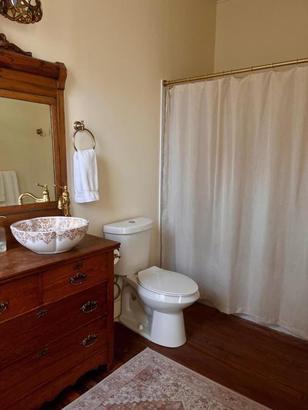 Deluxe Double Room image 2