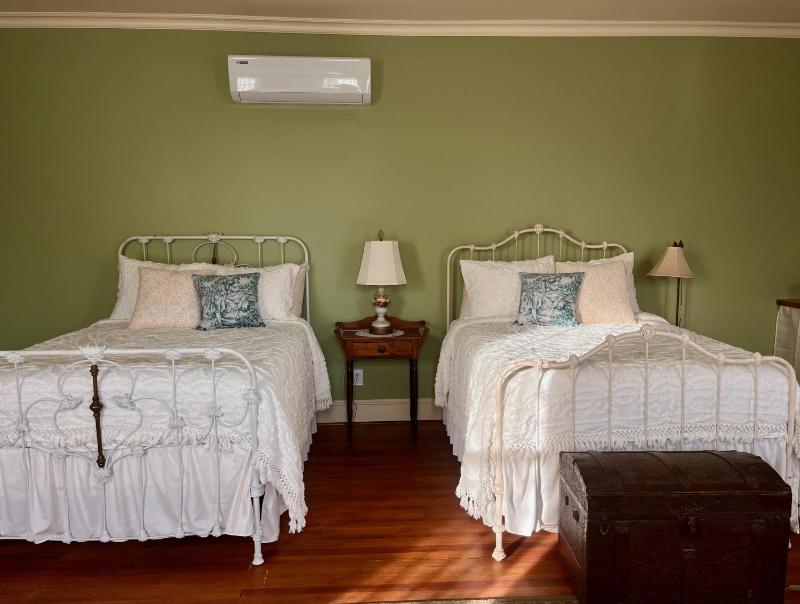 Deluxe Double Room image 4