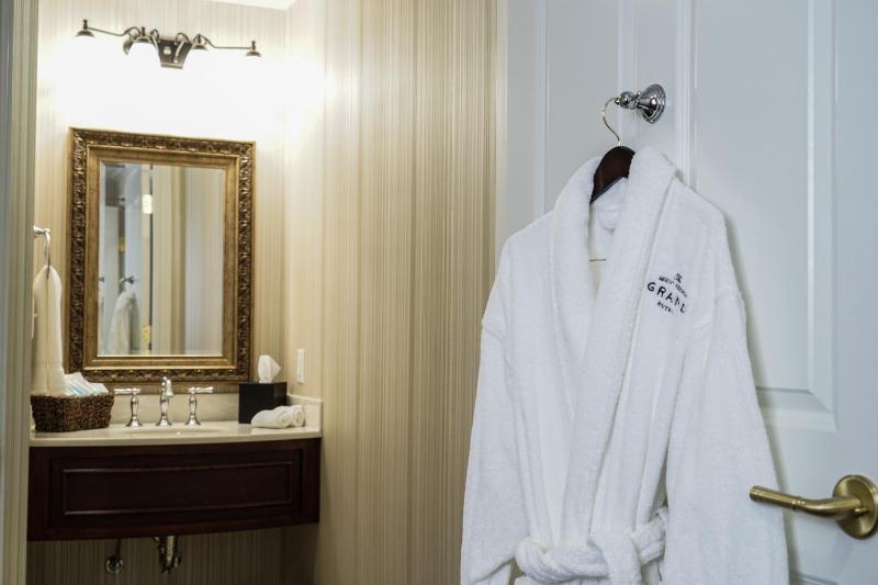 King Suite image 3