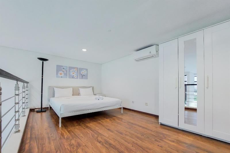 Nice and Fancy Studio Loft at Brooklyn Alam Sutera Apartment By Travelio - image 15
