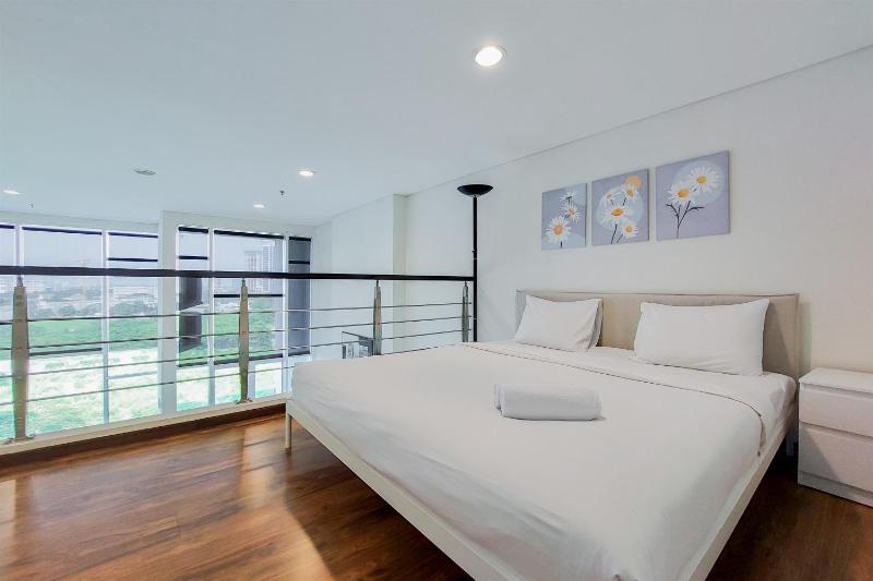 Nice and Fancy Studio Loft at Brooklyn Alam Sutera Apartment By Travelio - image 6