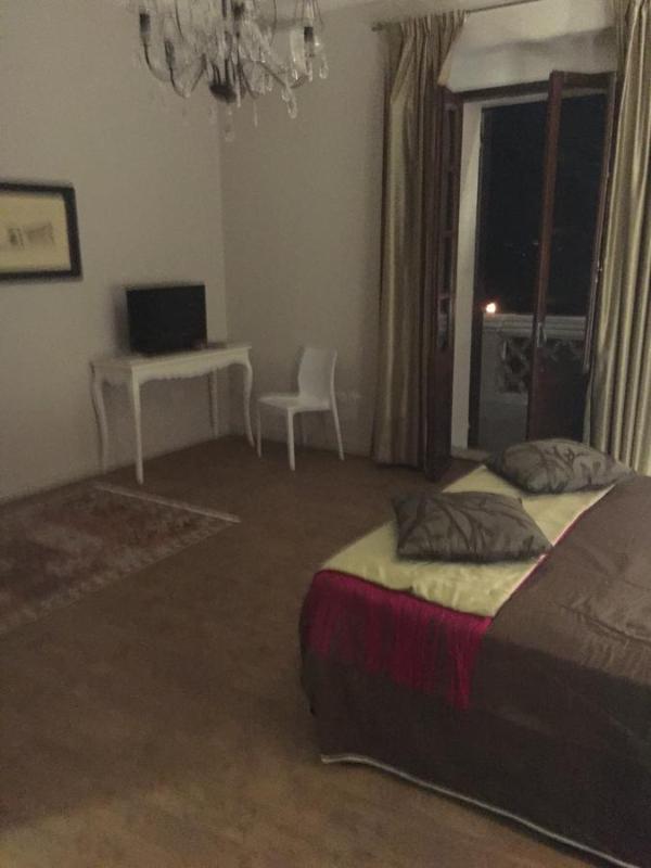 Double Room with Balcony image 3