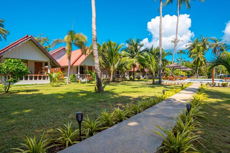 Lanta Beachfront Resort - image 31