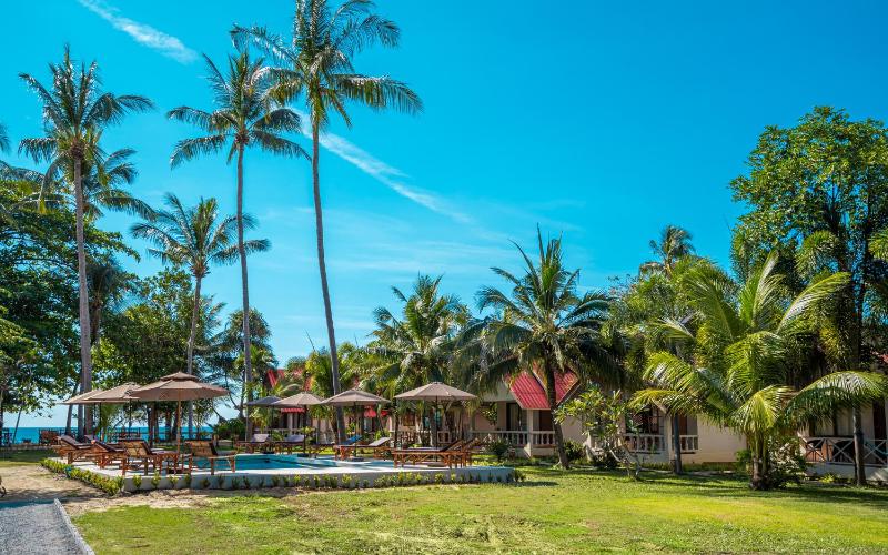 Lanta Beachfront Resort - image 11