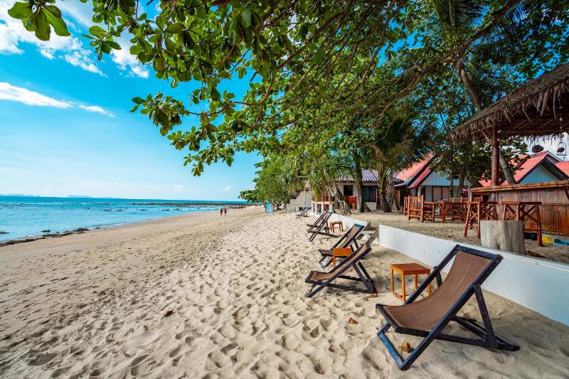 Lanta Beachfront Resort - image 13