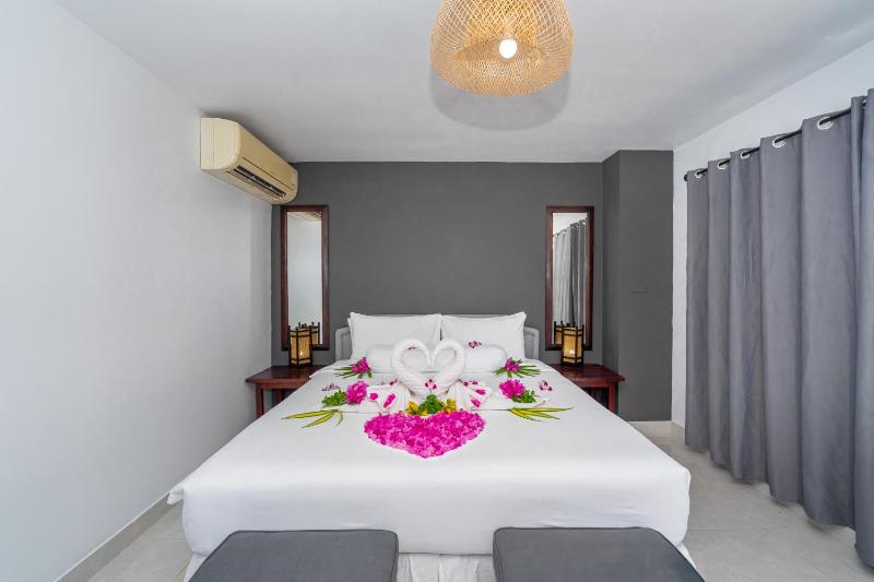 Lanta Beachfront Resort - image 10