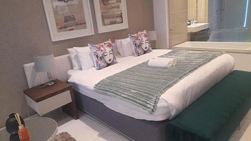 Sandton Skye Apartments - image 8
