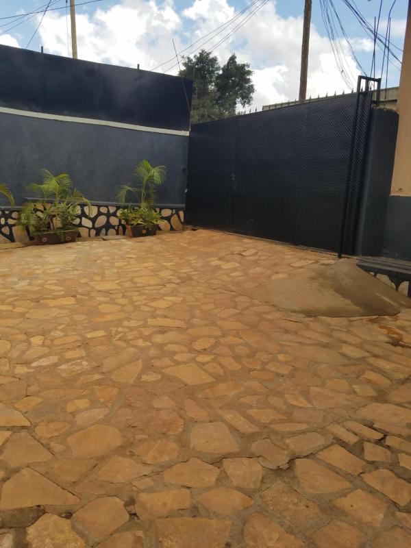 Duggers Motel Lusaze Kampala - image 9