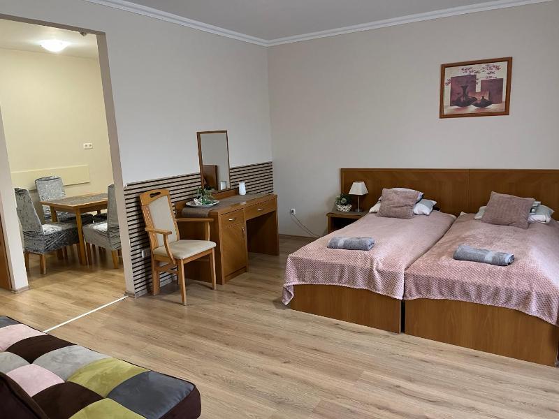 Brookforest Apartman - image 31