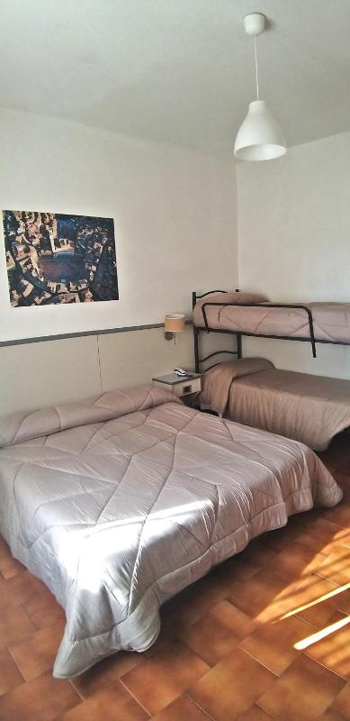 Classic Quadruple Room image 3